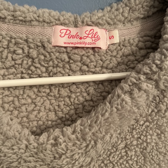 Pink Lily Light Gray Size Small Super Soft Hoodie - Picture 2 of 3